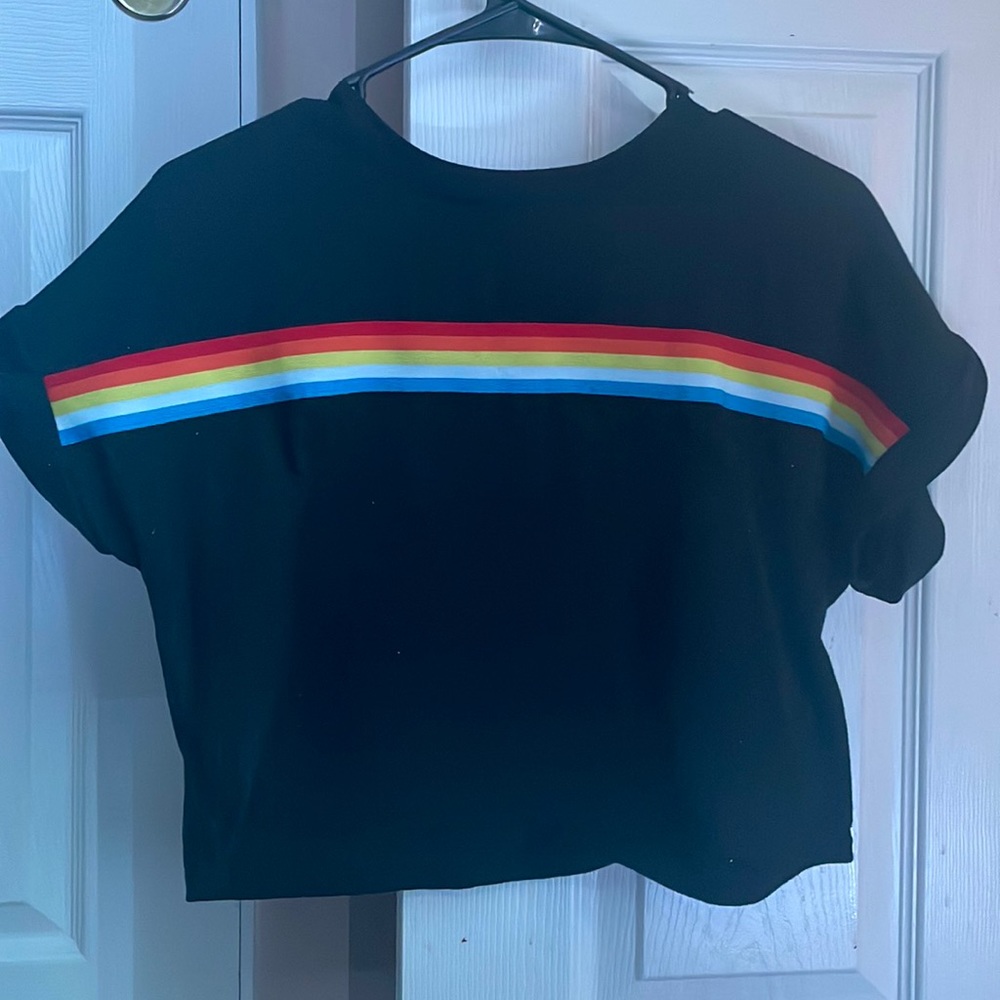 cute rainbow top 🌈